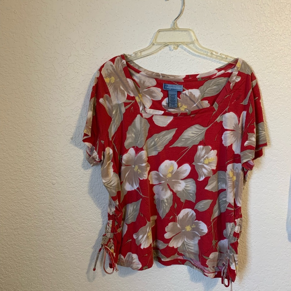Beautiful Hawaiian styled blouse like new, size 16/18